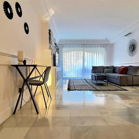 Harbour Heaven 2 Bed, 2 Bath Steps From Puerto Banus Marina And Appartement Marbellac