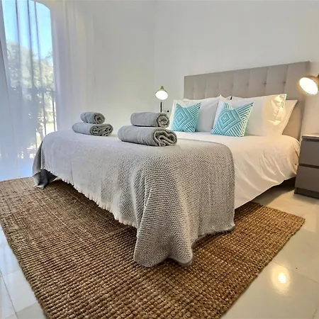 Harbour Heaven 2 Bed, 2 Bath Steps From Puerto Banus Marina And Marbellac